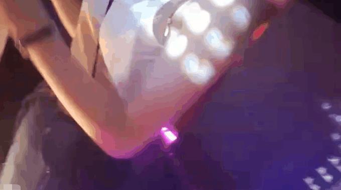 斗鱼主播周二珂困密室两小时才通关,期间不慎走光!