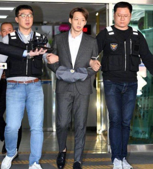 韩星朴有天首次承认吸毒,或将判刑最高15年监禁