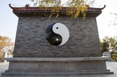 ​“风水学”经历千年不衰，为什么争议不断？到底是科学还是迷信？