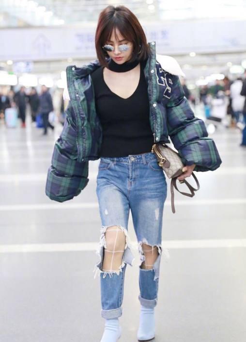 扮潮只服37岁蔡依林！羽绒服穿得像开衩裙，再次潮出新高度