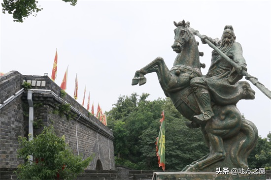 湖北为什么简称鄂而不是楚-（鄂是哪里的车牌）