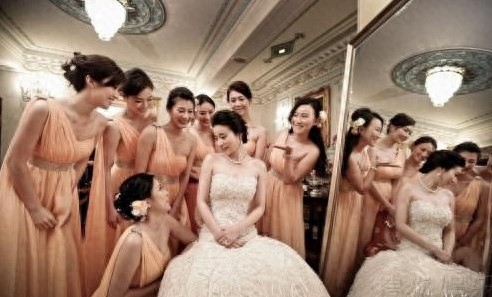 10大女星结婚的伴娘服,杨幂伴娘服惊艳,baby的最有心机