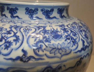 ​元青花的灵魂——“苏麻离青”，价格昂贵，一个青花可换一座别墅