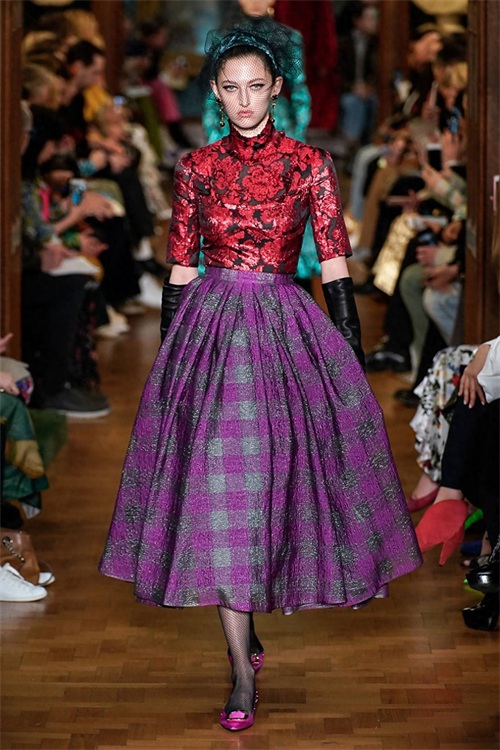 Erdem 2019秋冬时装周秀场直击—— 文艺复古又不失华丽