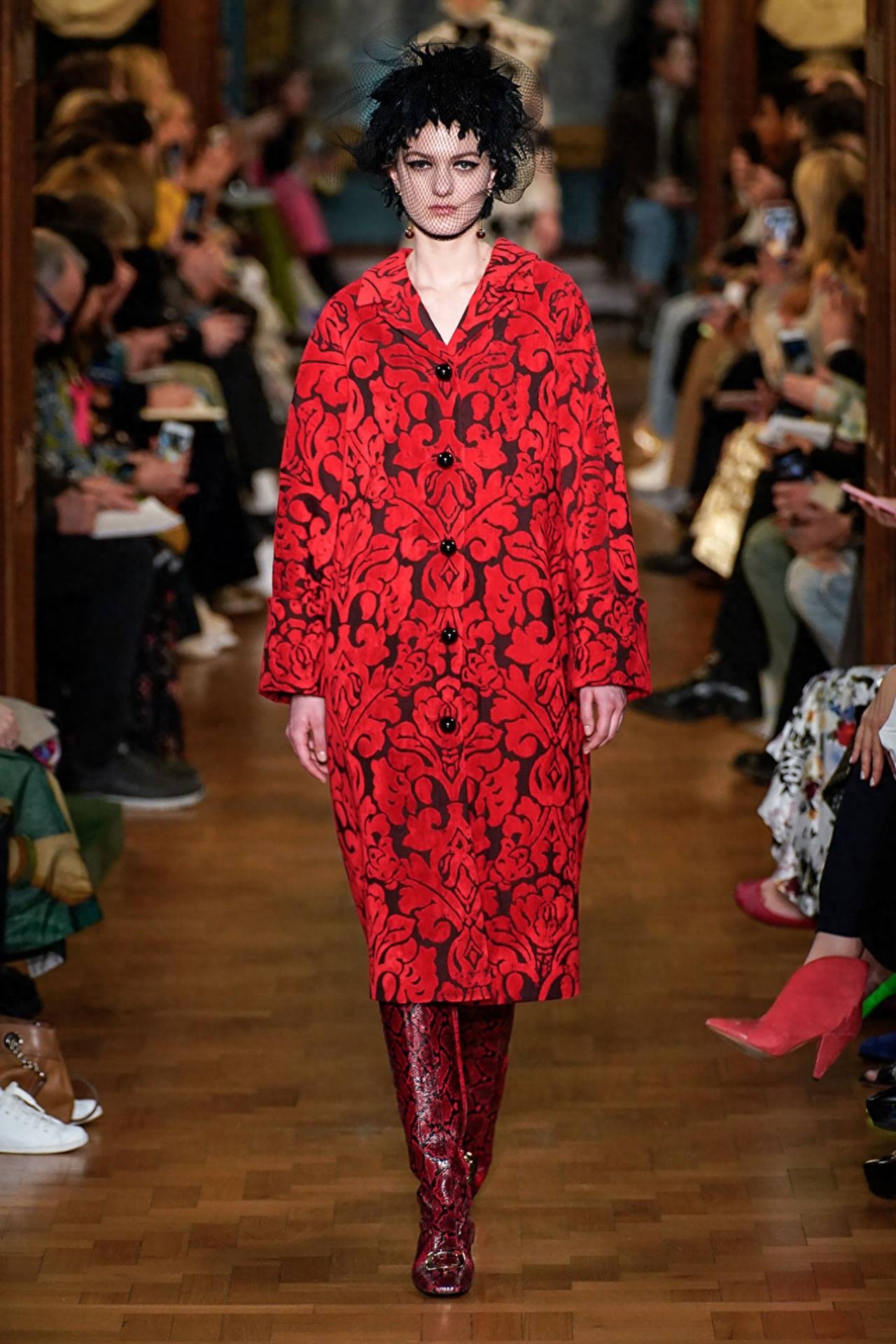 Erdem 2019秋冬时装周秀场直击—— 文艺复古又不失华丽