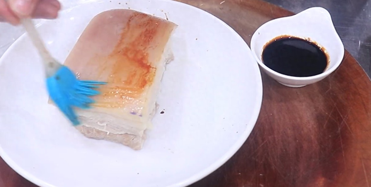 这才是扣肉的地道做法，厨师长的烹饪技巧高，好吃不油腻，真香