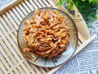 ​爱吃豆腐皮的要收藏，你没见过的做法，劲道爽口好吃，上桌秒光盘