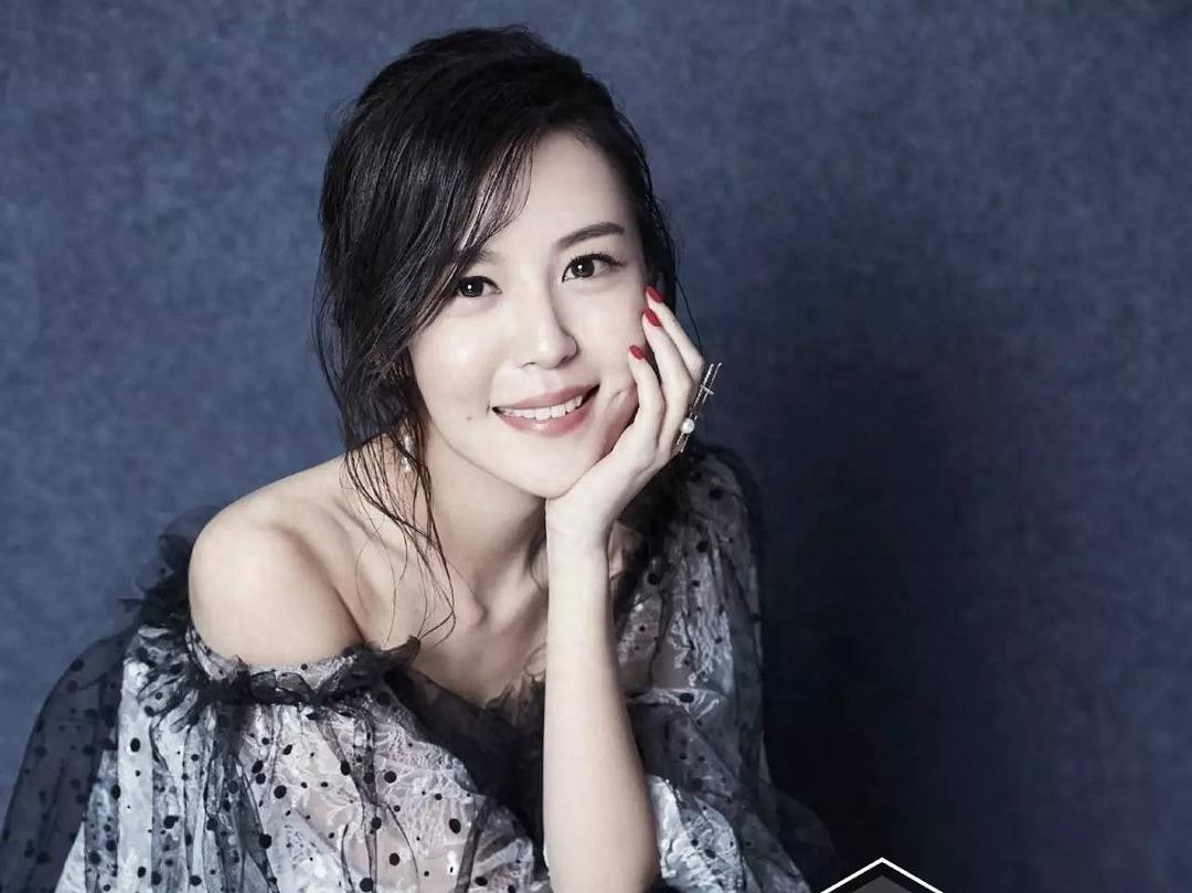 组团：内地女星李金铭