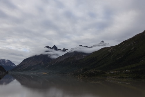 然乌湖 (堰塞湖)