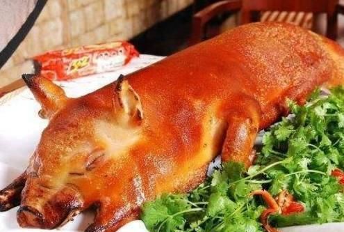 烤乳猪是什么菜系，烤乳猪是哪个菜系的代表菜？图2
