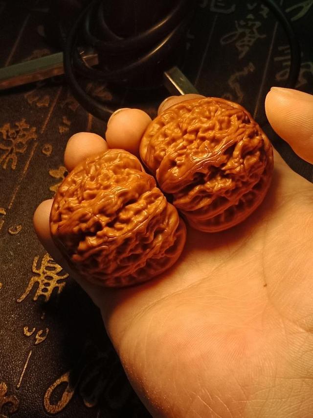 核桃文玩哪个品种最好(推荐6款口碑最好的核桃文玩)
