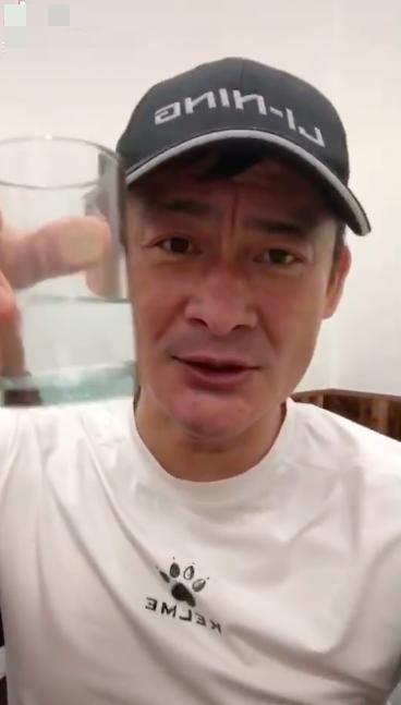 景岗山19岁儿子现状 景岗山19岁儿子长大了(10)