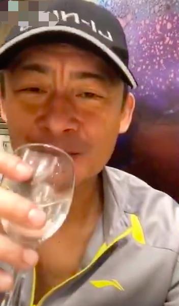 景岗山19岁儿子现状 景岗山19岁儿子长大了(9)