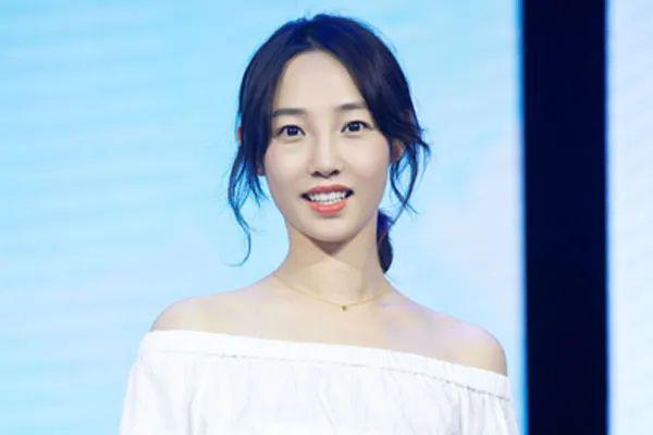 带娃插足初恋婚姻，她这是养不起小狼狗了？
