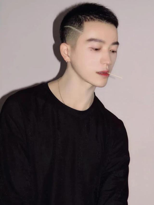 十款最受欢迎的男发型(男发此生必要尝试的)(16)