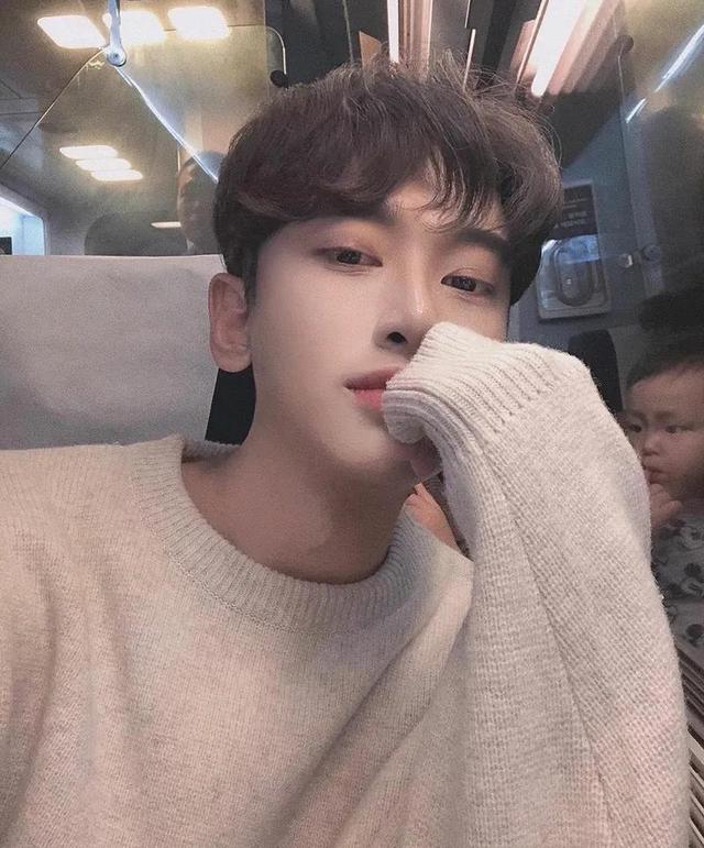 十款最受欢迎的男发型(男发此生必要尝试的)(7)