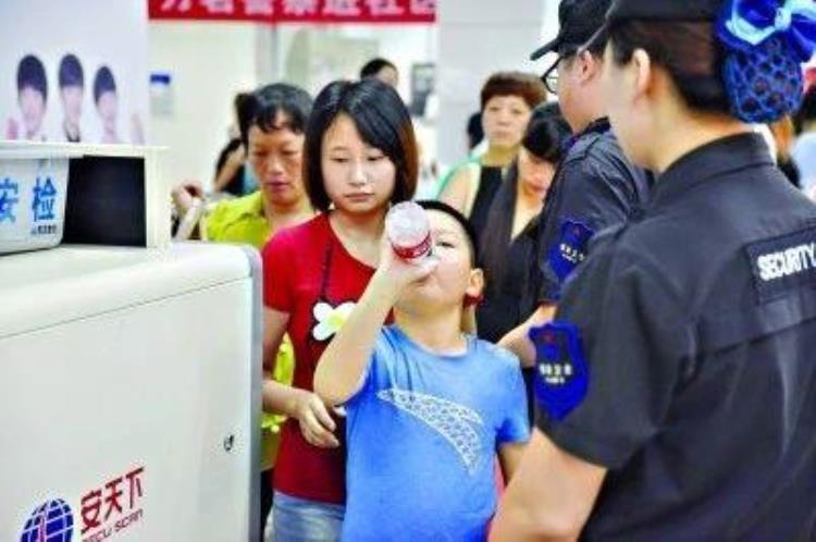 地铁安检员有权利检查包吗「武汉地铁的安检员要求开箱检查他们有权利这么做吗」