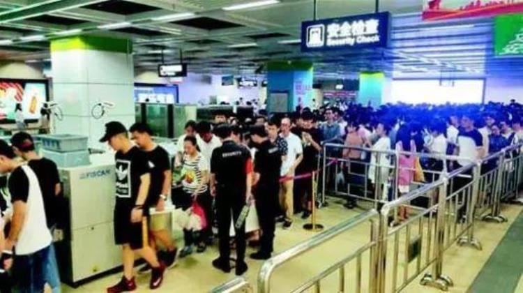 地铁安检员有权利检查包吗「武汉地铁的安检员要求开箱检查他们有权利这么做吗」