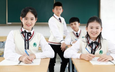 ​初中一般有几门课？