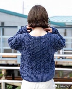 分享一款漂亮的春季毛衣,简单的针织花样,既好看又十分休闲百搭