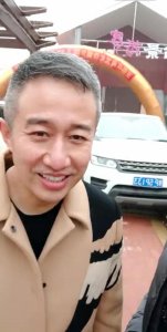 最拉风的节目主持人郭晨东,用一张嘴挑起了一片武林