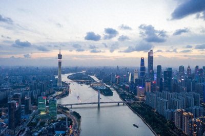 ​中国综合实力最强的100座城市: 广州第4，成都第9，郑州第22