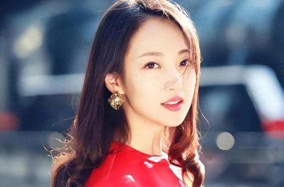 ​“气质女神”梁琛