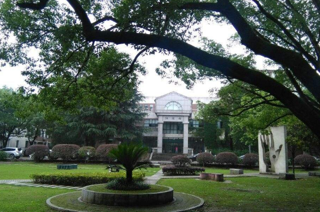 全国985学校排名顺序（2025国内985大学档次排名）