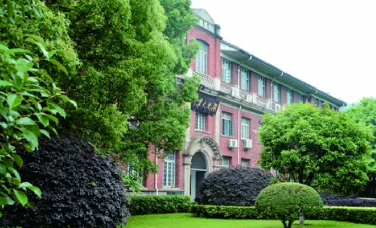 全国985学校排名顺序（2025国内985大学档次排名）