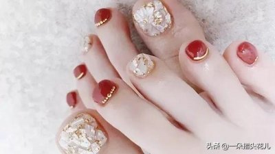 ​分享10款脚趾甲贝壳片美甲款式，新年也不要忘记美脚甲哦