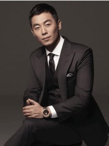 ​红高粱男主角朱亚文(红高粱男主角朱亚文剧照)