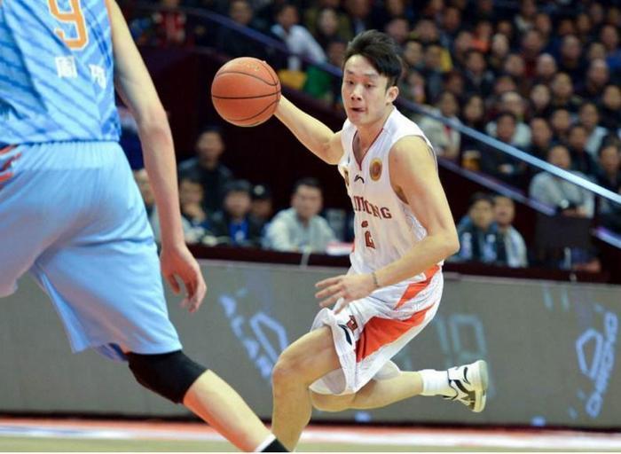 丁彦雨航事业如日中天之际，女友宣布分手，接受不了对方生活方式