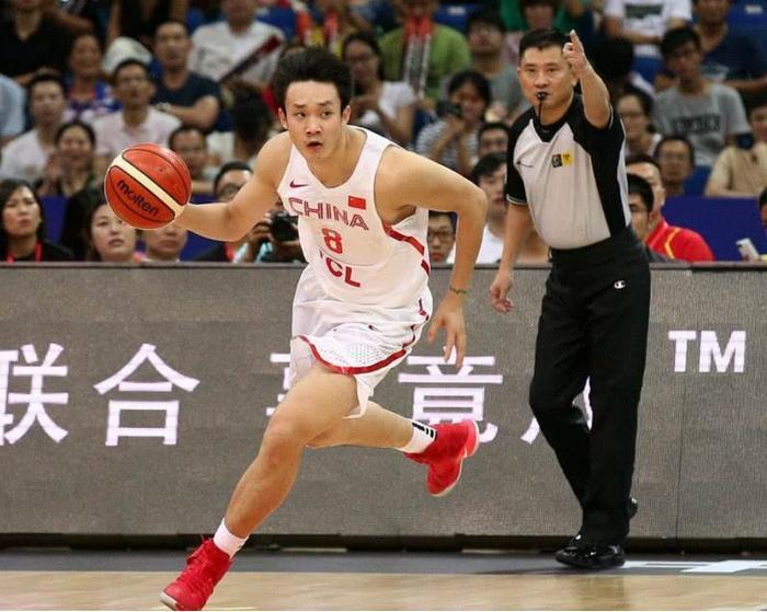 丁彦雨航事业如日中天之际，女友宣布分手，接受不了对方生活方式