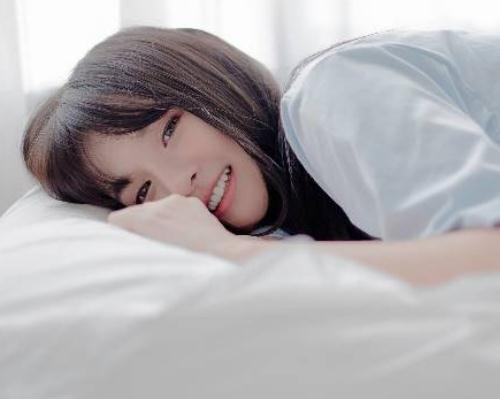 给女朋友睡前小故事暖心 女生需要男生哄