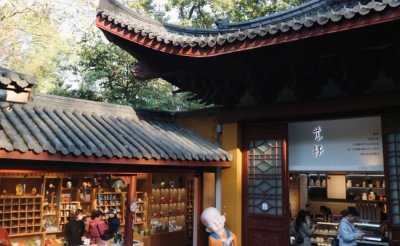 ​为什么现代年轻人爱上了“寺庙咖啡”？