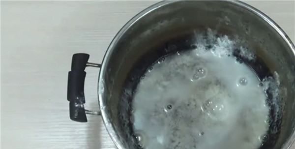 锅烧干了能直接加水,锅里的水烧干了怎么办还能用吗图3