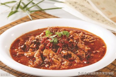 ​怎样做水煮牛肉好吃又简单？教你这样做，口感爽滑，香辣入味，越炫越过瘾！