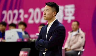 ​篮球界的穆里尼奥——内蒙古女篮主教练杨赞简介