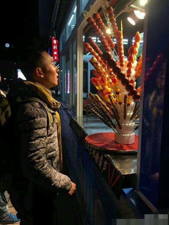 真正男子汉王威的生活照曝光 暖男班长阳光帅气 笑容迷人