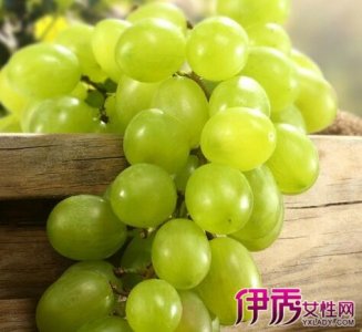 ​葡萄是酸性还是碱性的食物（夏季人们爱吃葡萄 那么葡萄是酸性还是碱性？）