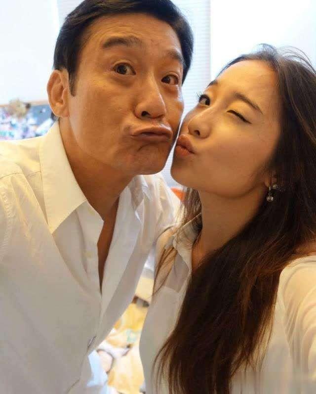 梁家辉有了老婆才有情人（风光背后是对妻女的愧疚）(4)