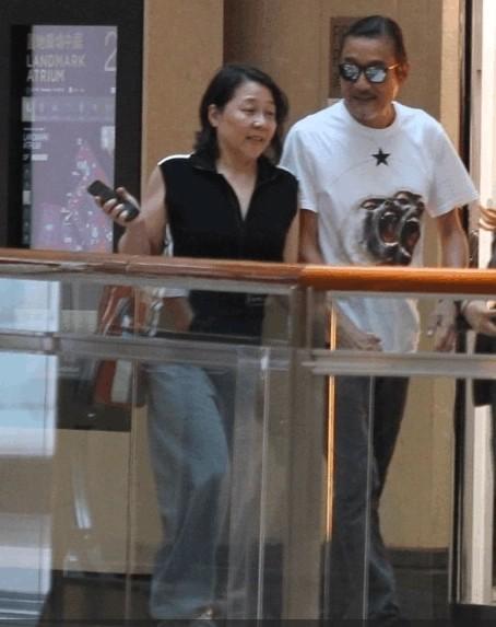 梁家辉有了老婆才有情人（风光背后是对妻女的愧疚）(13)