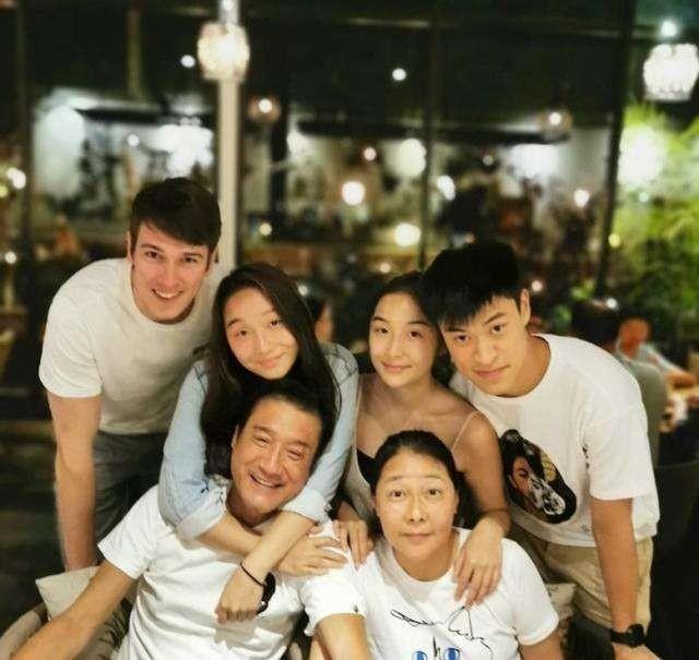 梁家辉有了老婆才有情人（风光背后是对妻女的愧疚）(35)