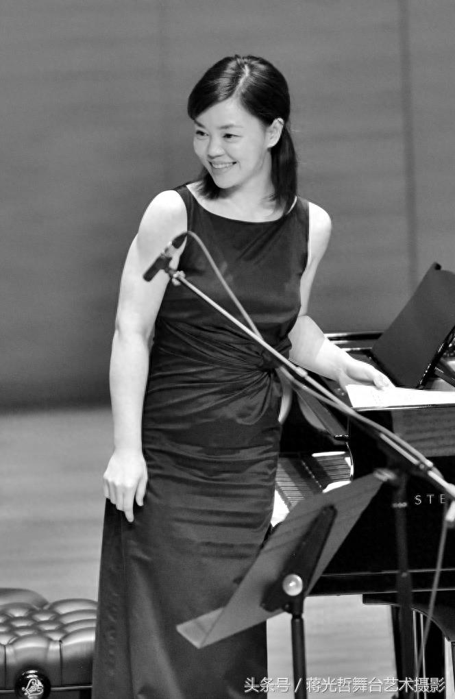 当今最具魅力的钢琴家之一，陈萨