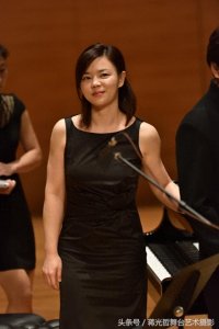 ​当今最具魅力的钢琴家之一，陈萨