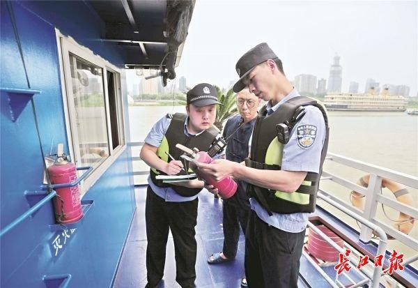 “平安武汉”建设迈上新台阶，大事不断中全年一城平安