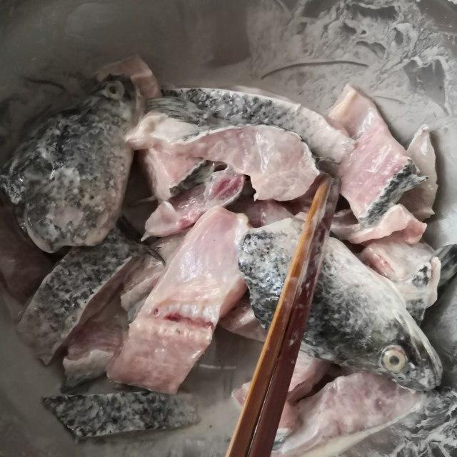 红烧乌鱼，大厨教你一招，视频清晰详细，一学就会