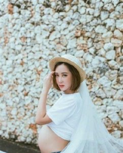 ​杜若溪孕照曝光 夫妻重回巴厘岛庆祝四周年