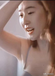 ​刘亦菲泳装大片美到窒息！简直是泳装下绽放的“人间玫瑰”