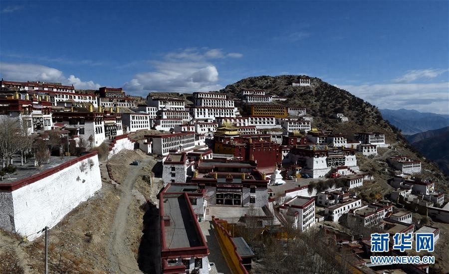 藏传佛教格鲁派祖寺：甘丹寺